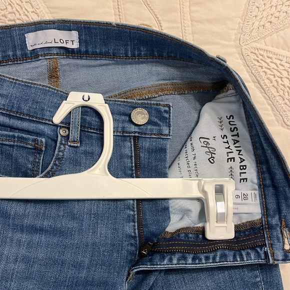 LOFT made and loved women’s skinny size 6/28 jeans. Used in great condition. - Picture 4 of 4